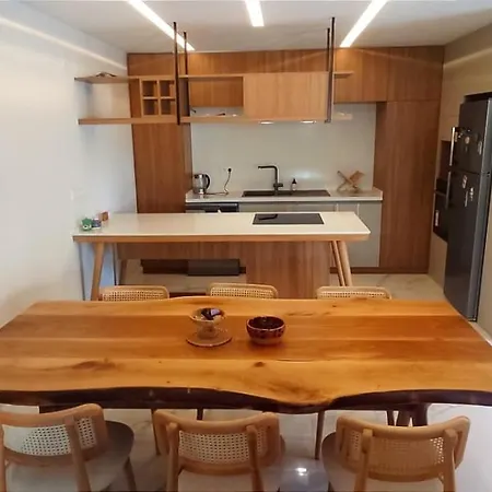 Hotel Urla Merkezde Havuzlu Muestakil Izmir